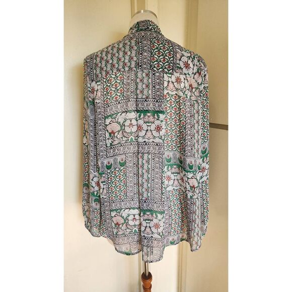 Aakaa Floral/ Boho Print Twist Front Blouse - Picture 6 of 8